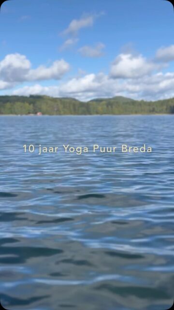 Tien jaar geleden ontstond Yoga Puur Breda.

Als ik terugkijk, denk ik niet als eerste aan de lessen, de opleidingen of de evenementen.

Ik denk vooral aan alle mensen die ik heb mogen ont-moeten.

Mensen van wie ik mocht leren. Mensen die mij hun vertrouwen schonken. Mensen met wie ik een stukje mee mocht wandelen.

Dankjewel dat jij daar, op jouw eigen manier, deel van bent (geweest).

Daar ben ik dankbaar voor ❤️